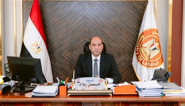 وزارة العمل تبدأ صرف منحتي عيد الأضحى والدعم الاستثنائي للعمالة غير المنتظمة